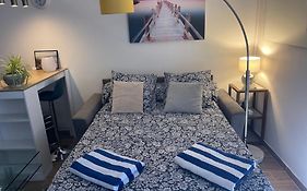 Joli Studio Vue Mer, Piscine, Tennis, Parking