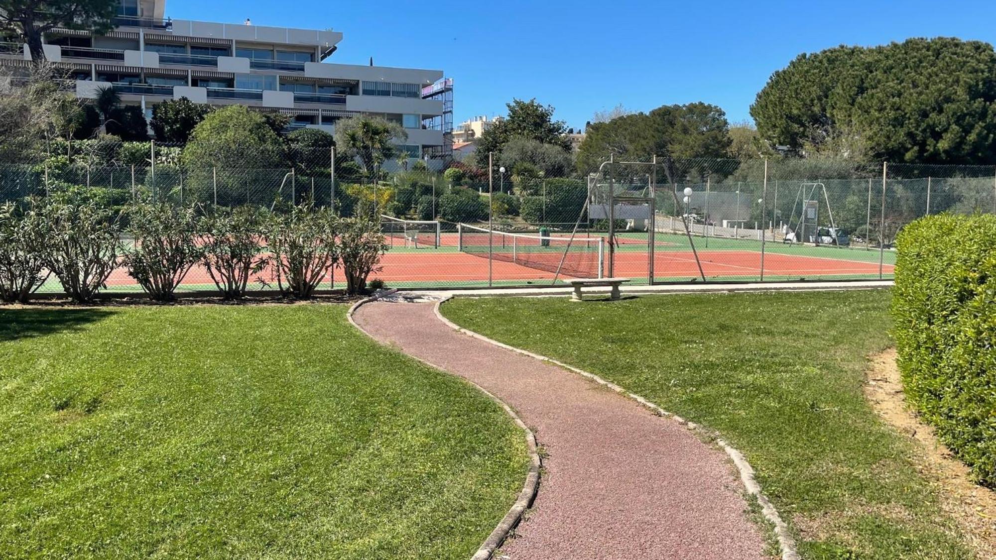 Joli Studio Vue Mer, Piscine, Tennis, Parking Antibes Extérieur photo